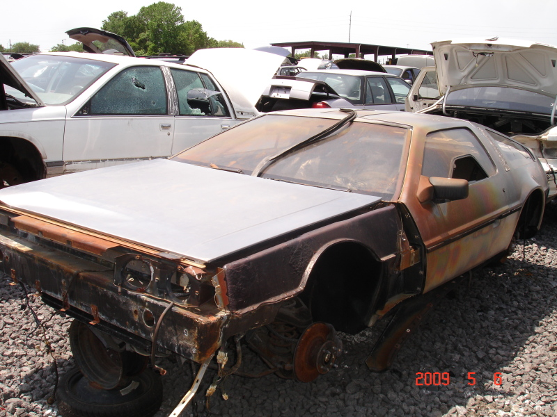 Illustration for article titled Time Machine Found In Junkyard By Hobo Seeking Great Scotch